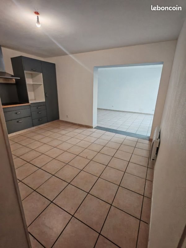 Appartement à louer, 70m², Bellegarde