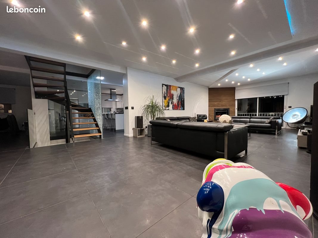 Maison à vendre, 245m², Saint-Etienne
