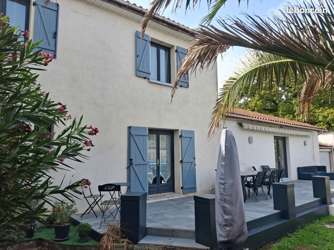 Maison à vendre, 313m², Roullet-Saint-Estèphe