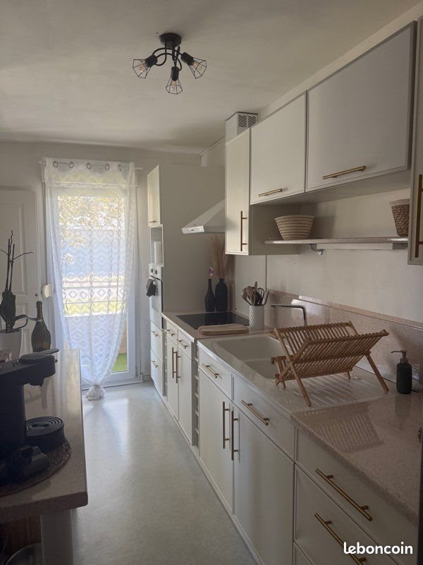 Appartement à louer, 63m², Ay