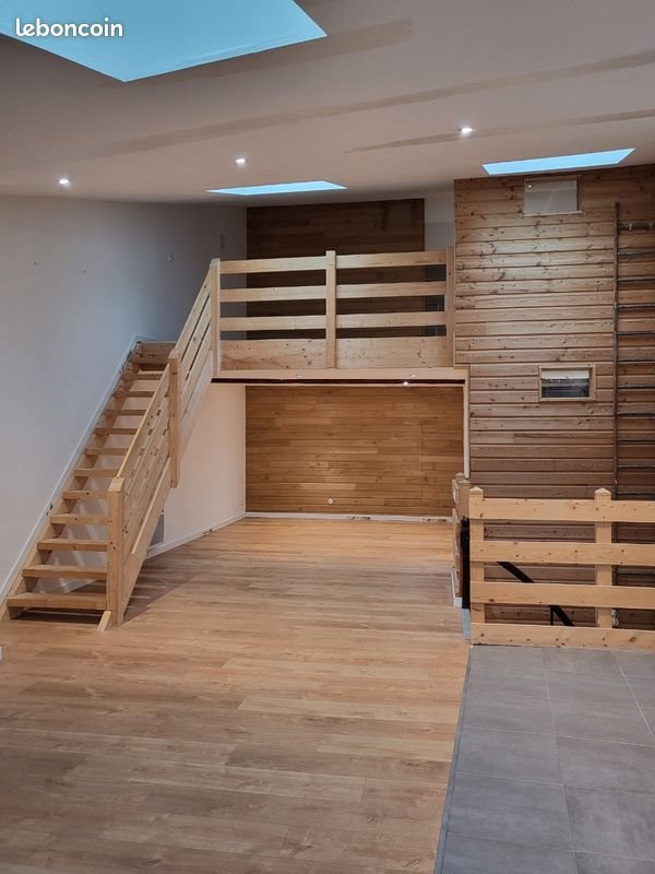 Appartement à louer, 65m², Poncin