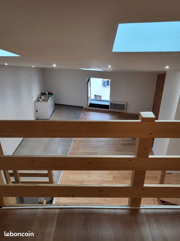 Appartement à louer, 65m², Poncin
