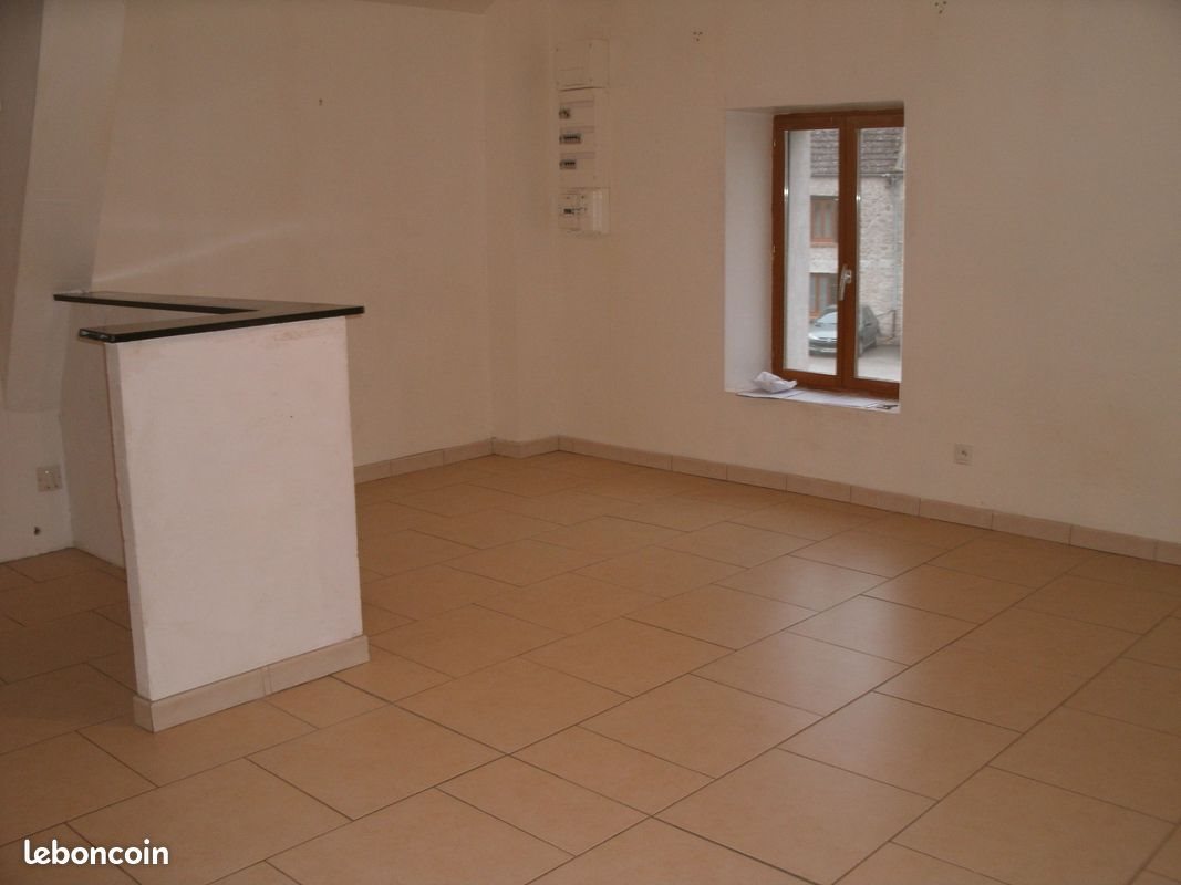 Appartement à louer, 40m², Sermaises