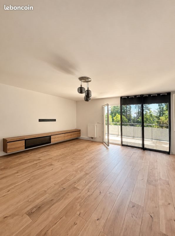 Appartement à louer, 68m², Gex