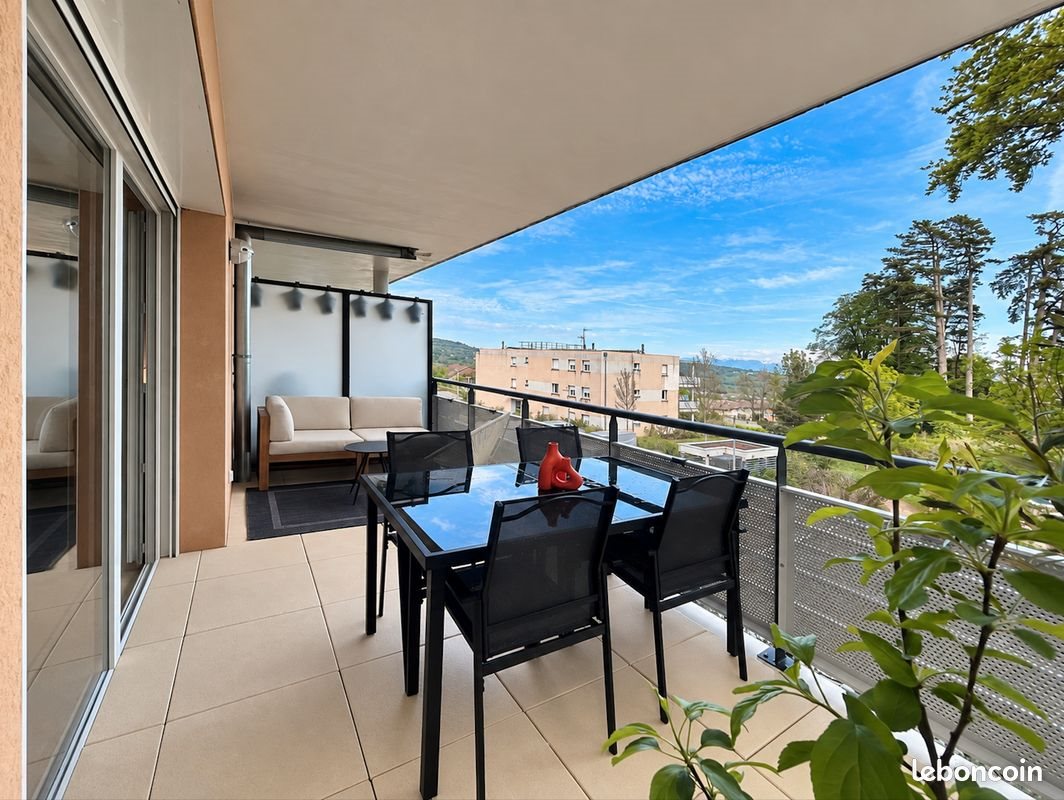 Appartement à louer, 68m², Gex