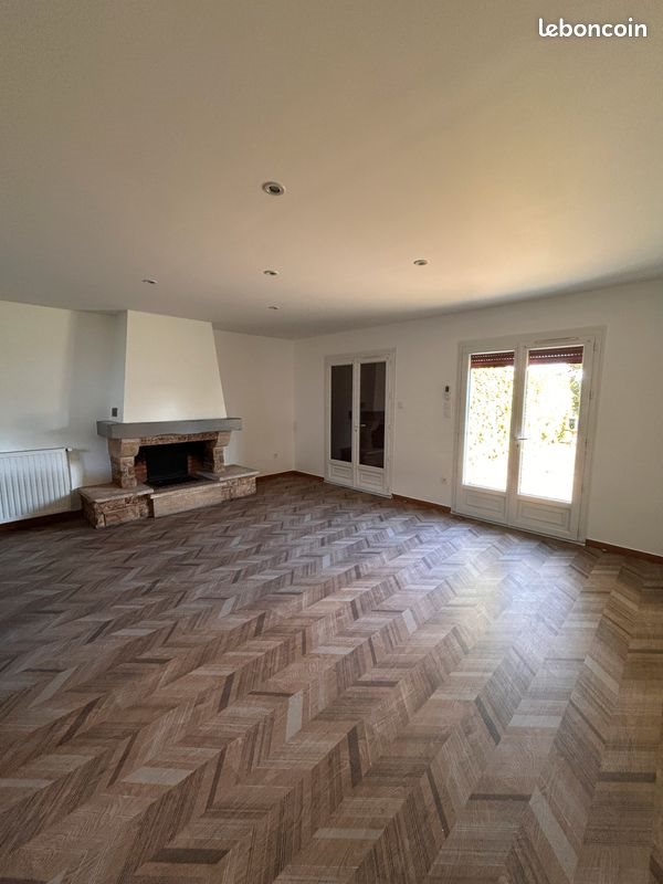 Maison à louer, 156m², Béguey