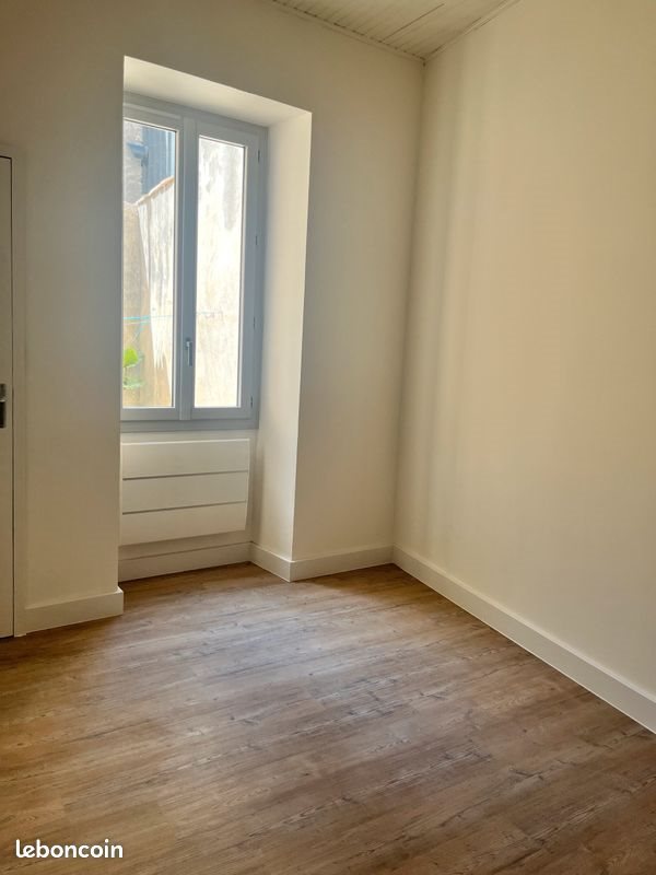 Appartement à louer, 30m², Nîmes