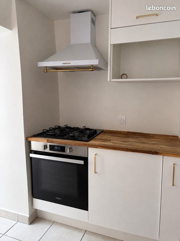 Maison à louer, 90m², Claret