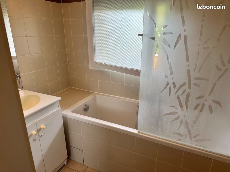 Appartement à louer, 70m², Pélissanne
