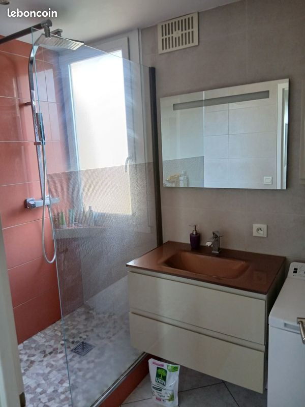 Appartement à louer, 69m², Vénissieux