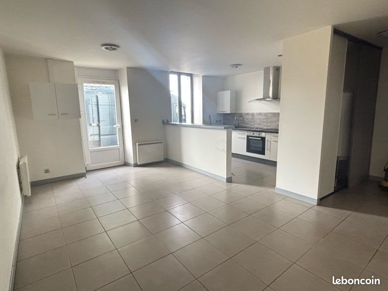 Appartement à louer, 58m², Saint-Quentin-de-Baron
