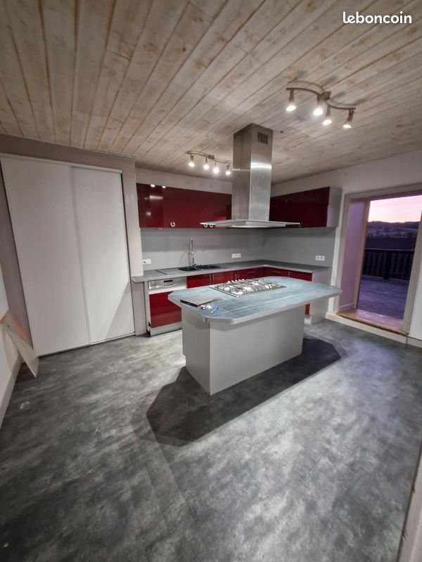 Appartement à louer, 120m², Thizy