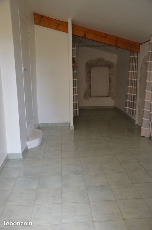 Appartement à louer, 27m², Vailhauquès