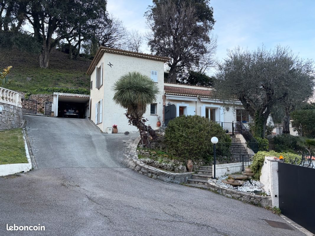 Maison à louer, 85m², Pégomas