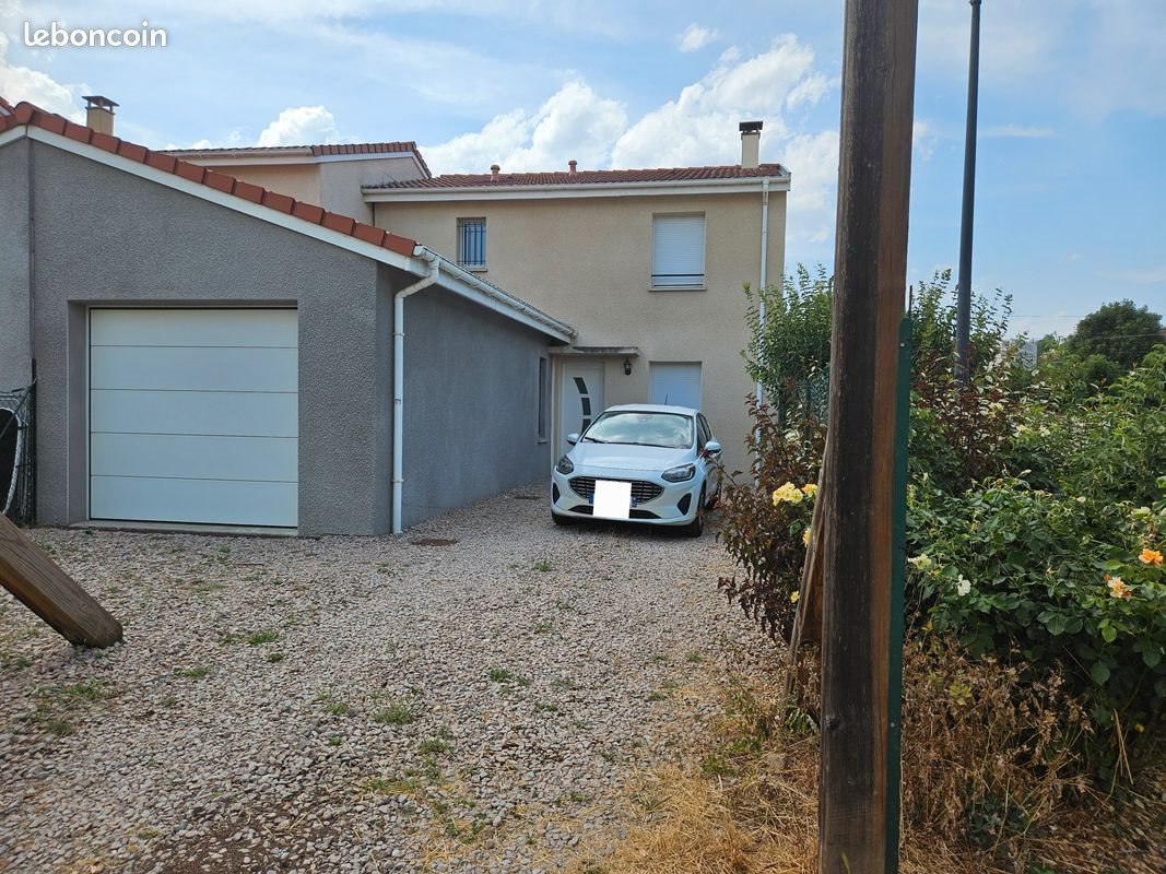 Maison à vendre, 105m², Le Chambon-Feugerolles