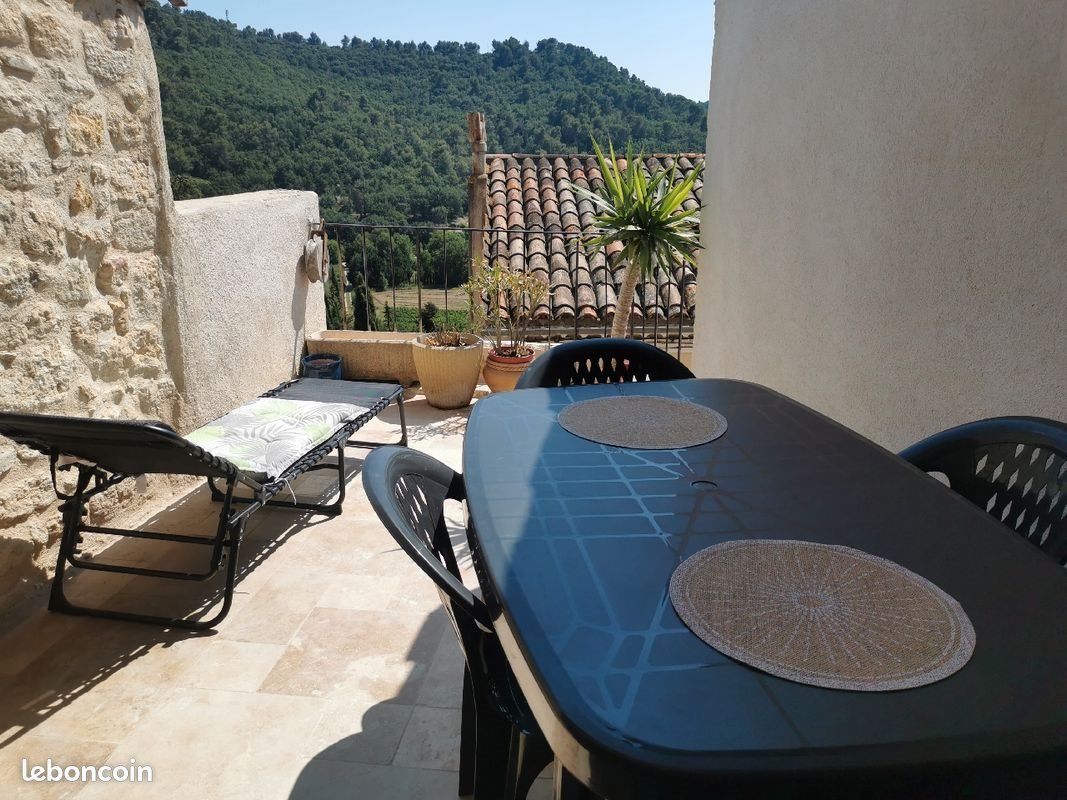 Maison à louer, 90m², Ansouis