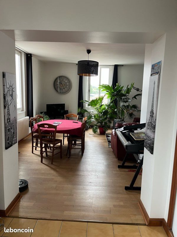Appartement à louer, 80m², Val-de-Scie