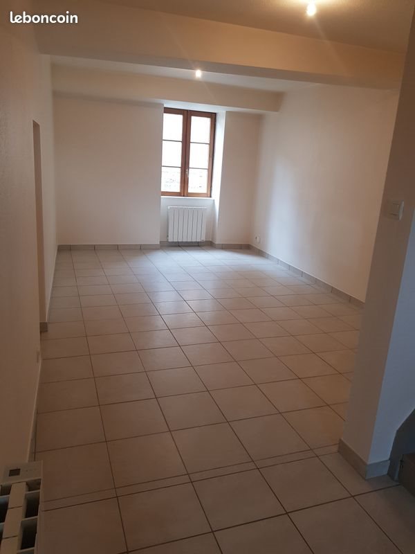 Appartement à louer, 85m², La Clayette