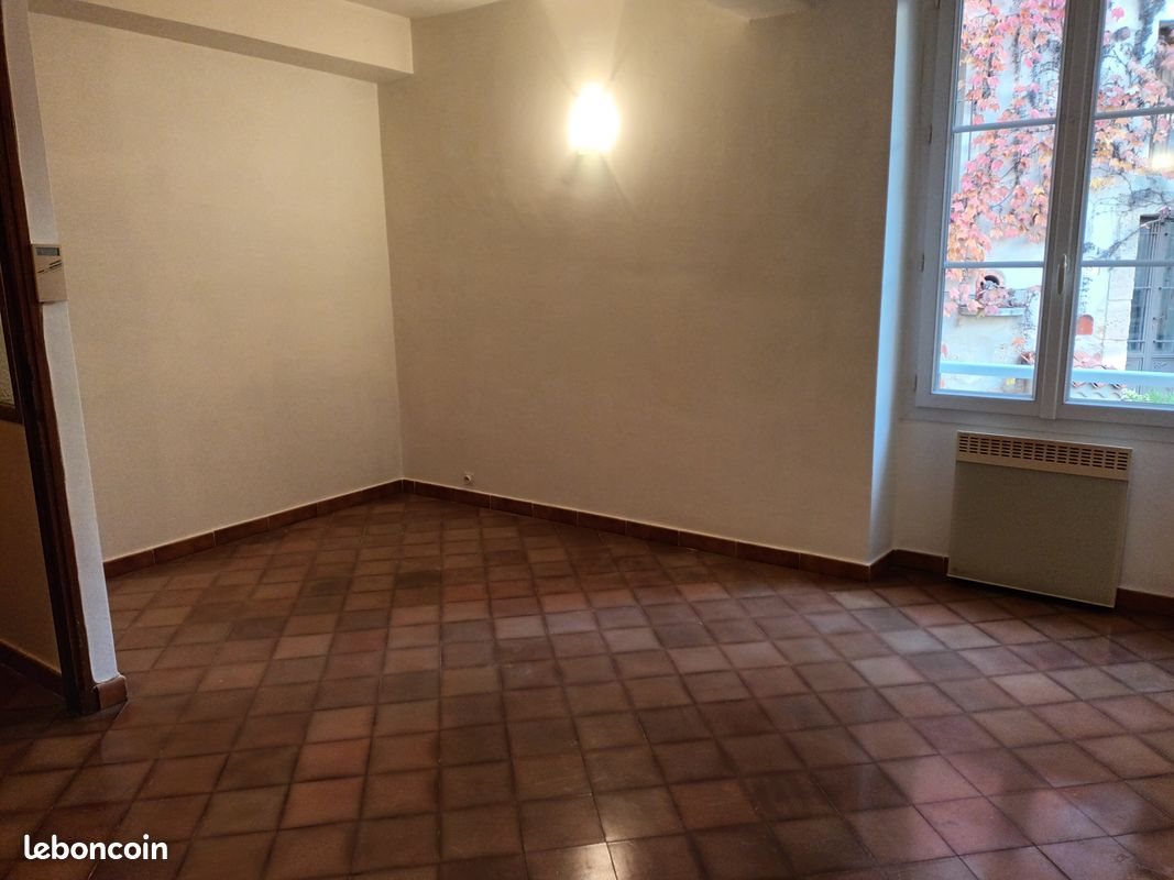 Appartement à louer, 53m², Cotignac