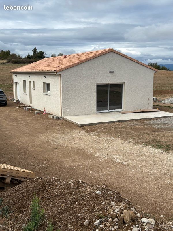 Maison à louer, 90m², Saint-Romain-de-Lerps