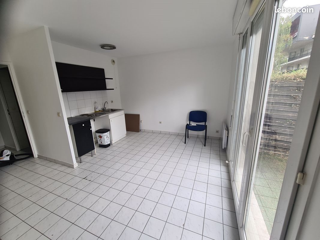 Appartement à louer, 24m², Evry