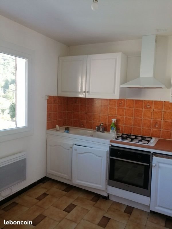 Appartement à louer, 55m², Solliès-Toucas