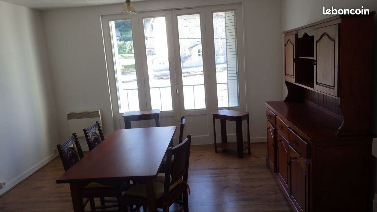 Appartement à louer, 57m², Vocance