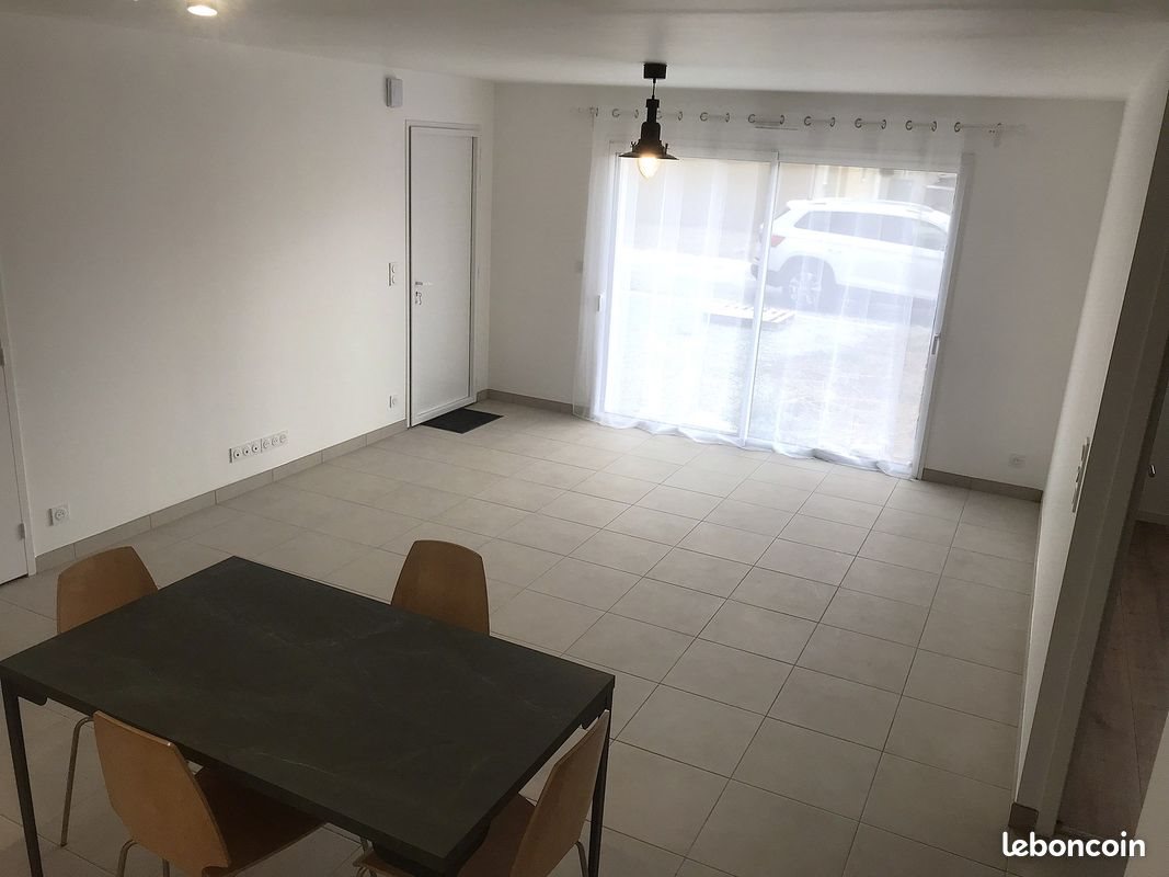 Maison à louer, 79m², Corseul