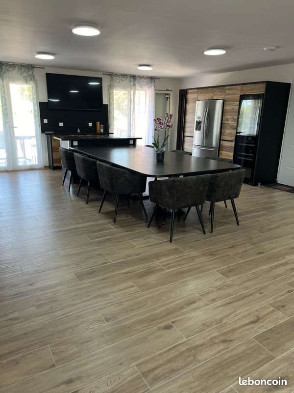 Maison à louer, 201m², Bezouce