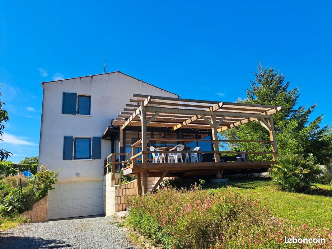 Maison à louer, 180m², Bussac-sur-Charente