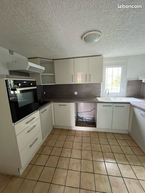 Maison à louer, 80m², Bazoches-sur-Hoëne