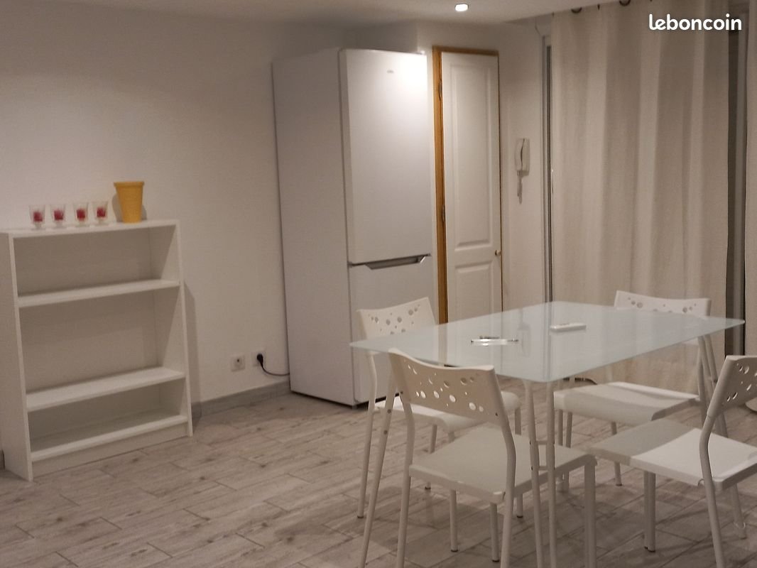 Appartement à louer, 60m², Roquemaure