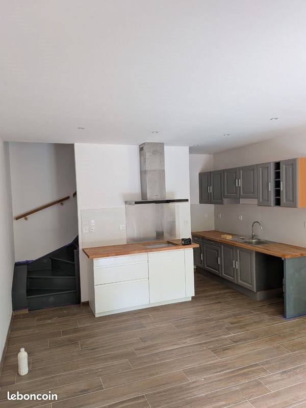 Maison à louer, 90m², Rimogne