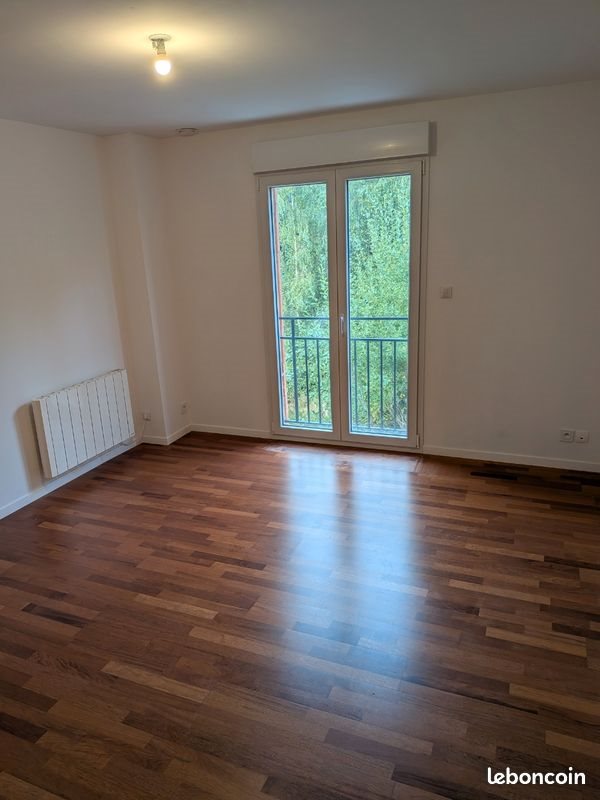 Maison à louer, 90m², Rimogne