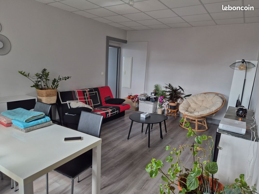 Appartement à louer, 60m², Evillers