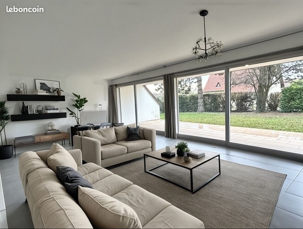 Maison à louer, 170m², Pont-de-Metz