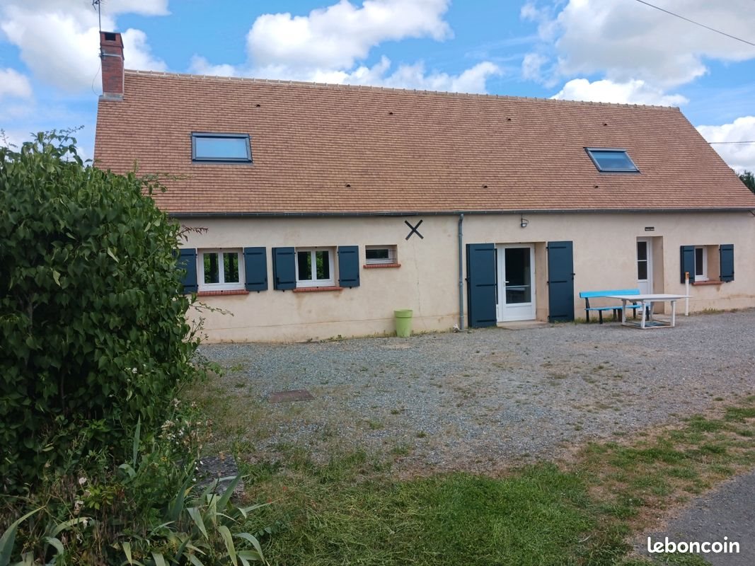 Maison à louer, 140m², Saint-Jean-d'Assé