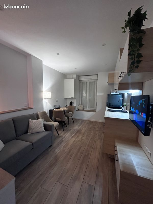 Appartement à louer, 26m², Nîmes