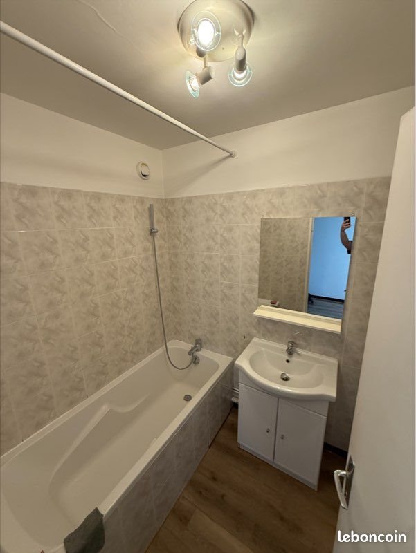 Appartement à louer, 47m², Aubagne