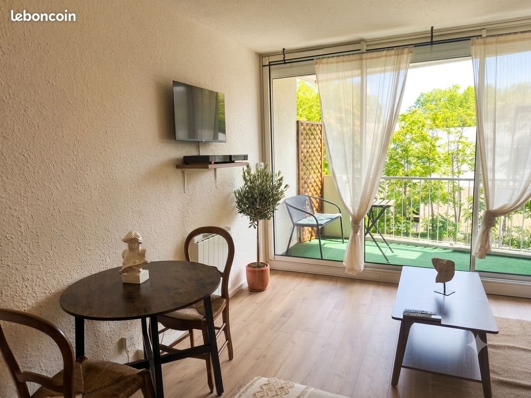 Appartement à louer, 24m², Nîmes
