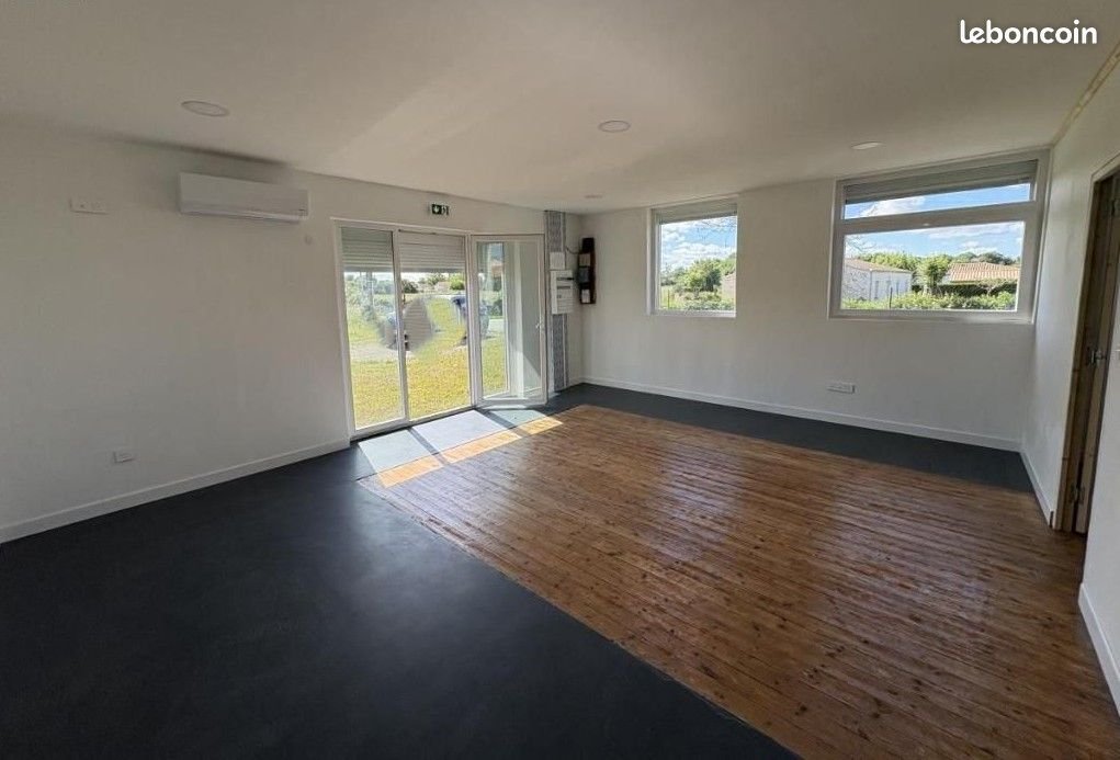 Maison à louer, 200m², Saint-Hilaire-la-Palud
