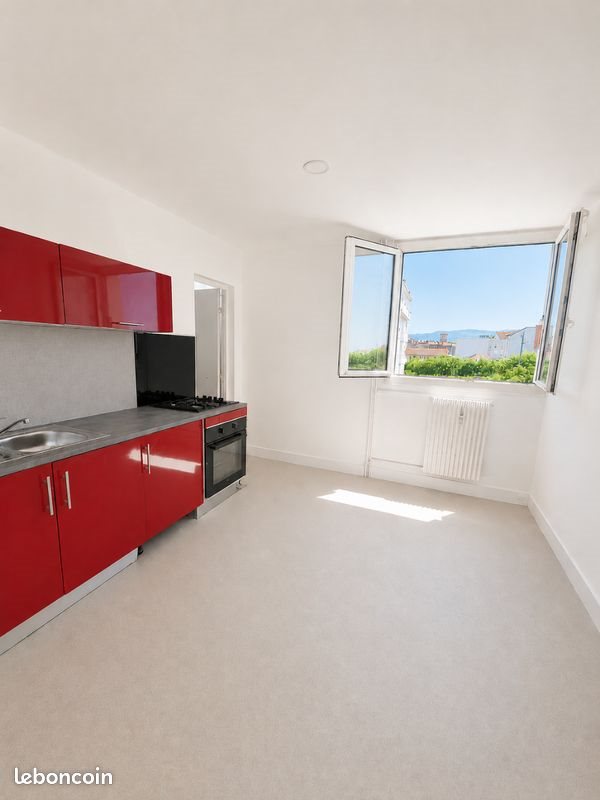 Appartement à louer, 72m², Saint-Étienne