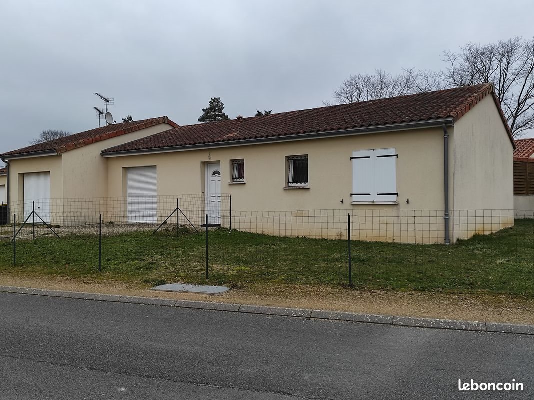 Maison à louer, 110m², Bignoux