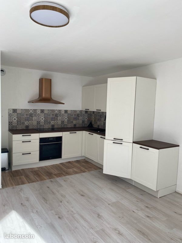 Appartement à louer, 46m², Cergy