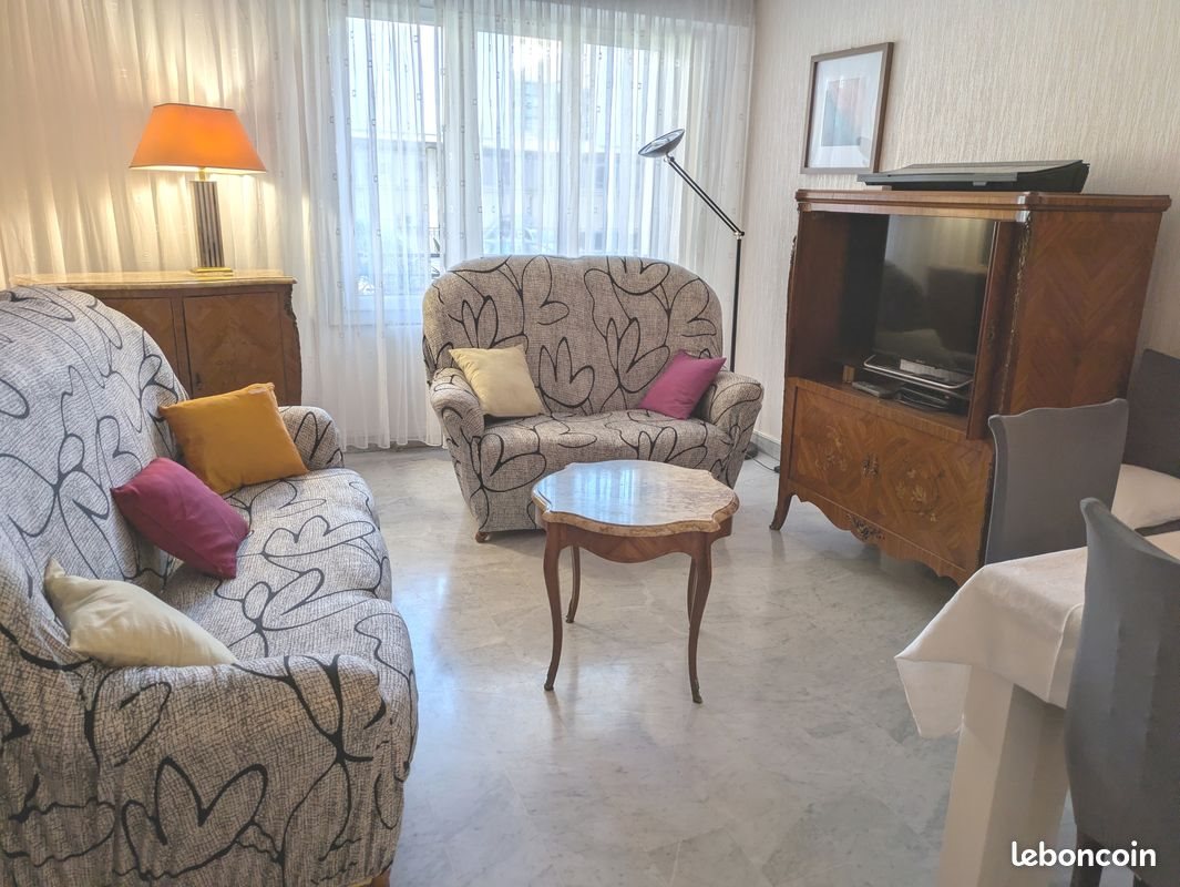 Appartement à louer, 70m², Nîmes