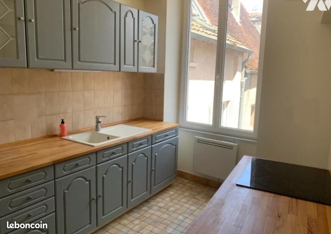 Appartement à louer, 80m², Pesmes