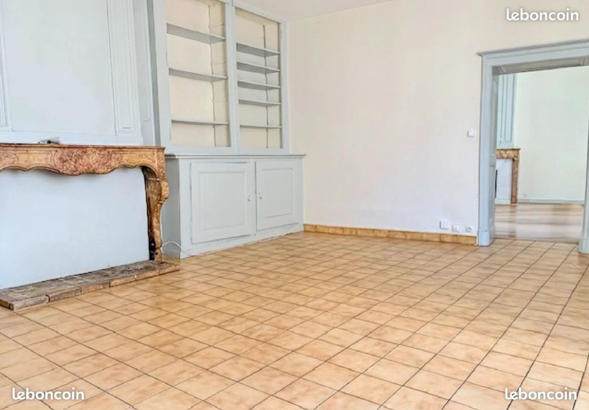Appartement à louer, 80m², Pesmes