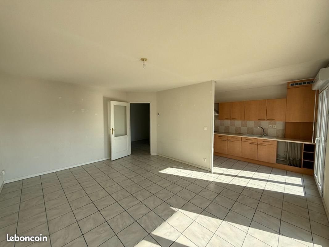 Appartement à louer, 65m², Rives