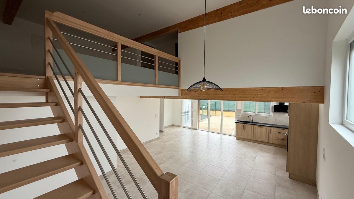 Appartement à louer, 155m², Arcey