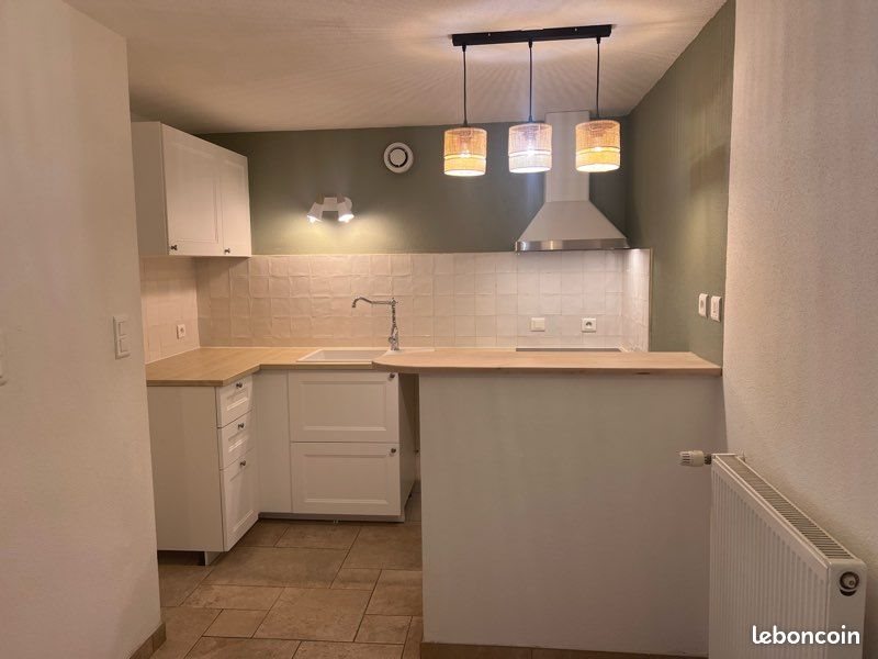Maison à louer, 72m², Saint-André-d'Apchon